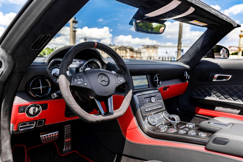 2014 Mercedes-Benz SLS GT AMG Roadster Final Edition