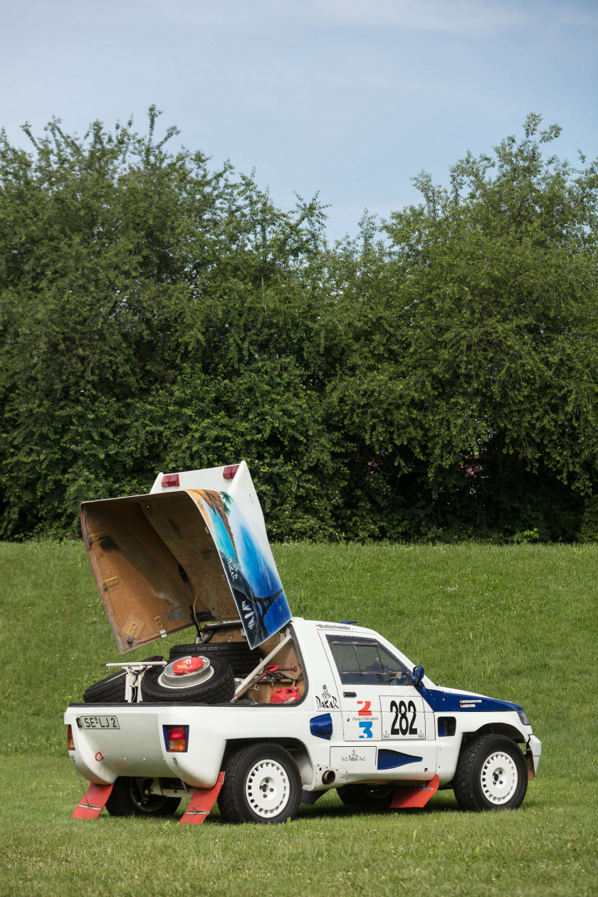 1989 Mitsubishi Pajero L040 Paris-Dakar  No reserve