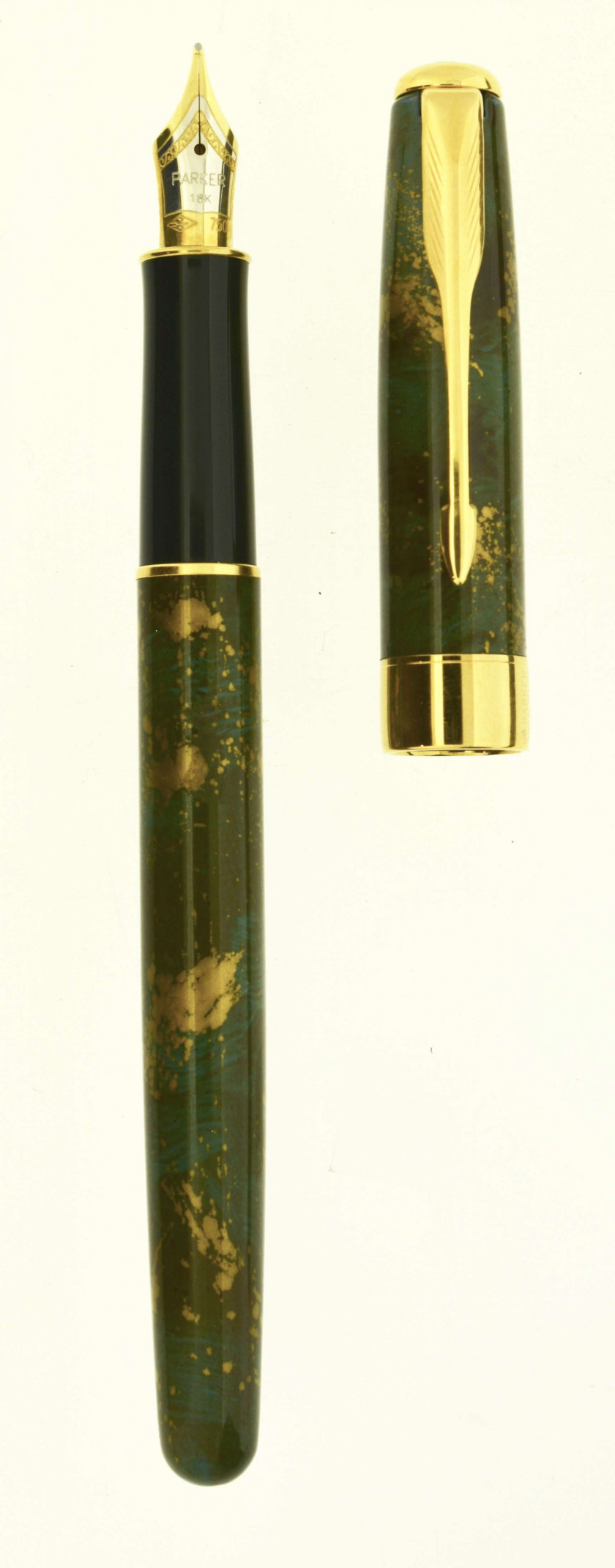 PARKER Trois stylos plume Sonnet - Edition Spéciale. Capuchon plaqué or guilloché et corps laqué. Plume or 18 carats moyenne, re...