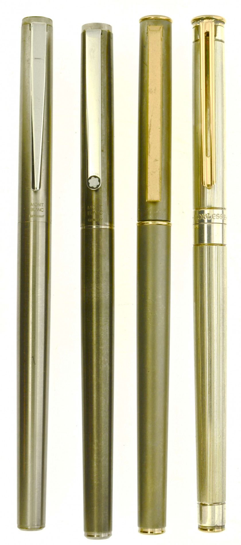 MONTBLANC Lot de 4 stylos plume : deux Sline à plume acier et deux Noblesse à plume or.