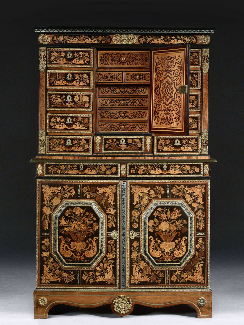 CABINET À DEUX CORPS D'ÉPOQUE LOUIS XIV, VERS 1680