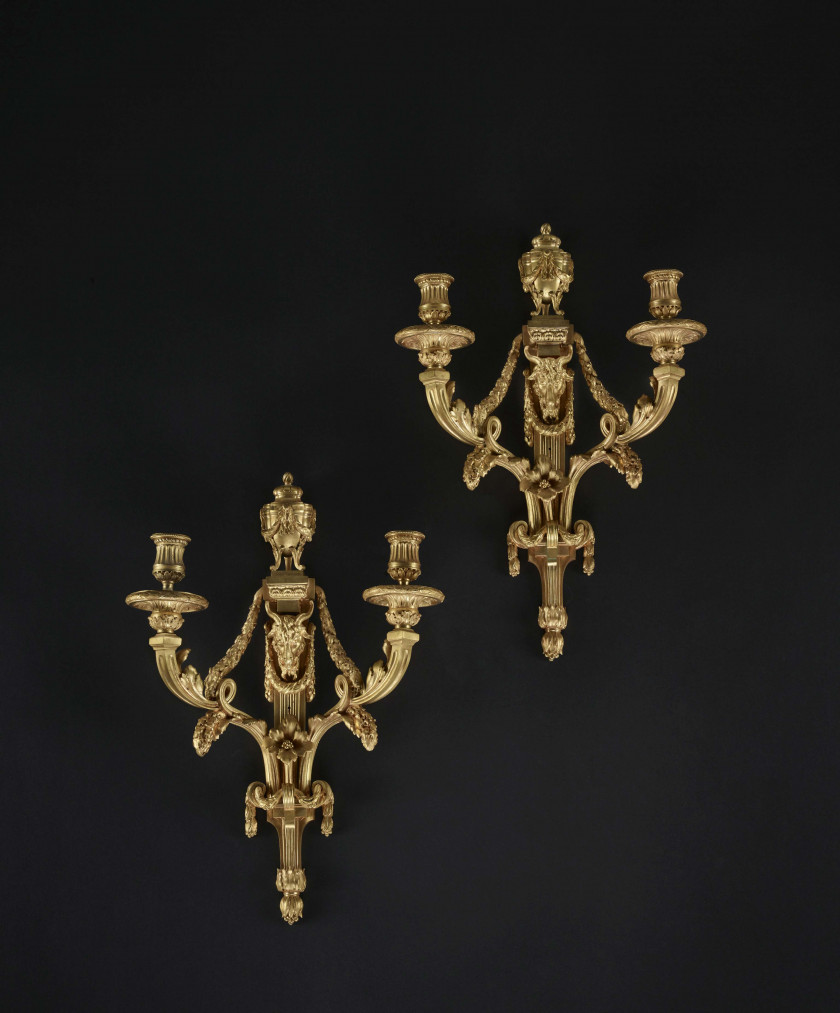 PAIRE D'APPLIQUES DE STYLE LOUIS XVI, FIN DU XIXe SIÈCLE