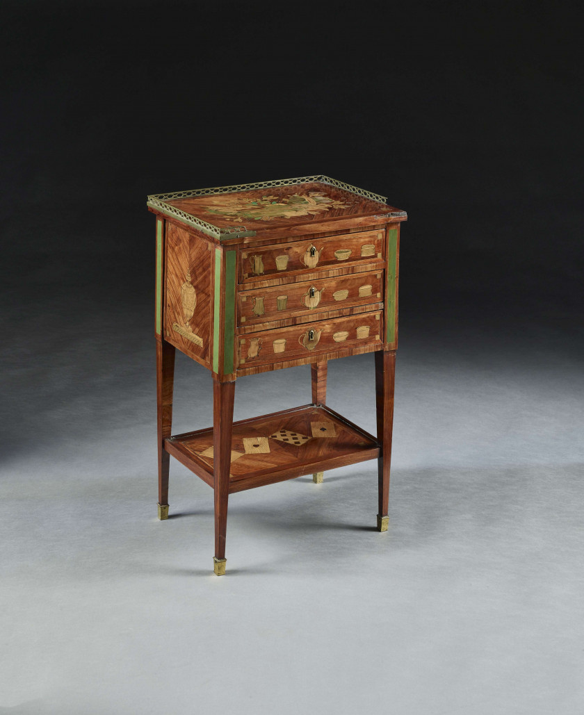 TABLE EN CHIFFONNIÈRE D'ÉPOQUE LOUIS XVI