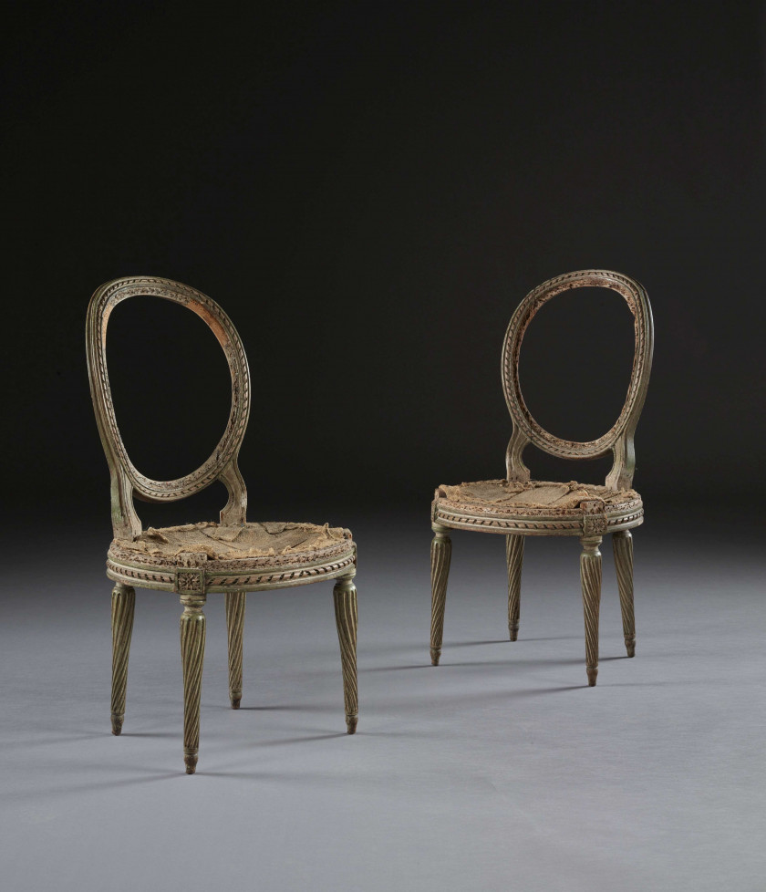 PAIRE DE CHAISES EN CABRIOLET D'ÉPOQUE LOUIS XVI Estampille de Louis Delanois