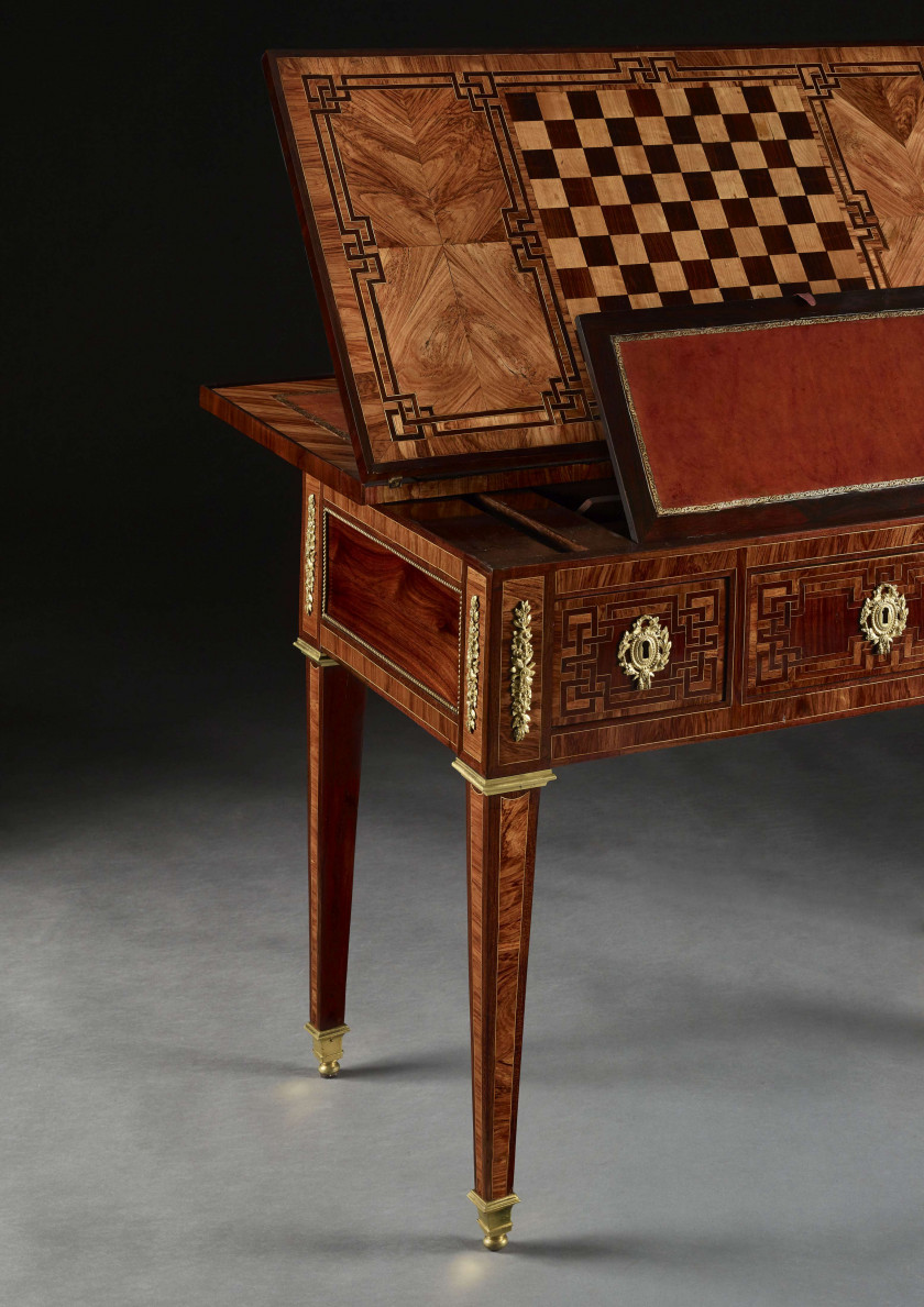 TABLE À JEUX D'ÉPOQUE LOUIS XVI Estampille de Nicolas Petit