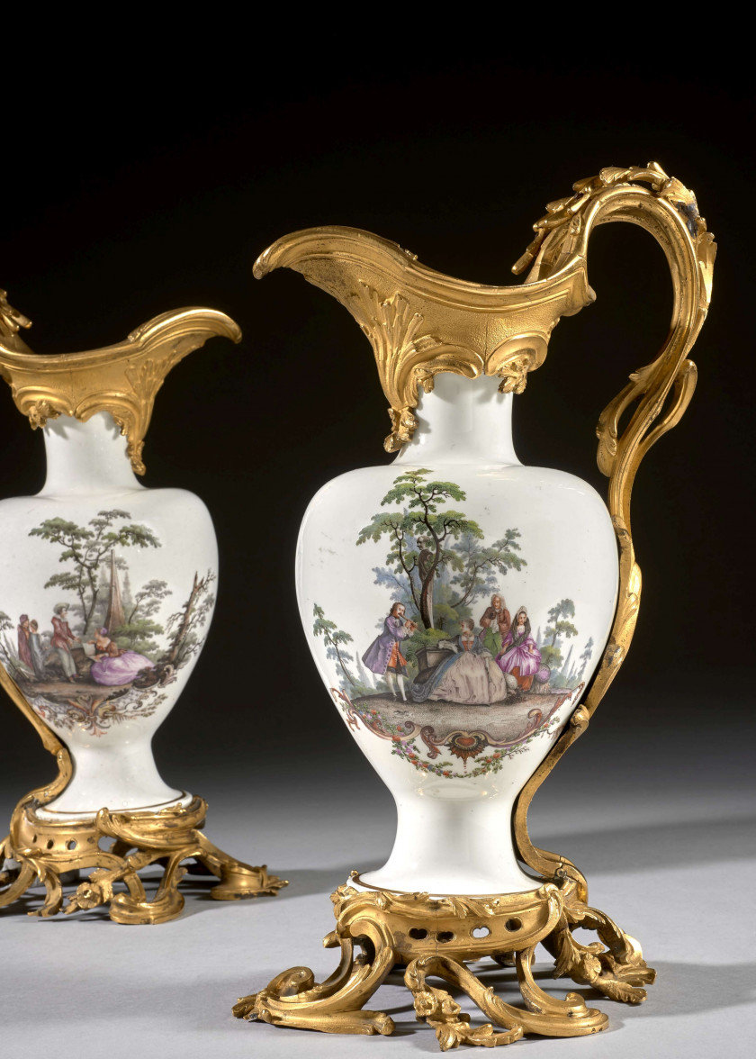 PAIRE D'AIGUIÈRES MONTÉES D'ÉPOQUE LOUIS XV, VERS 1750