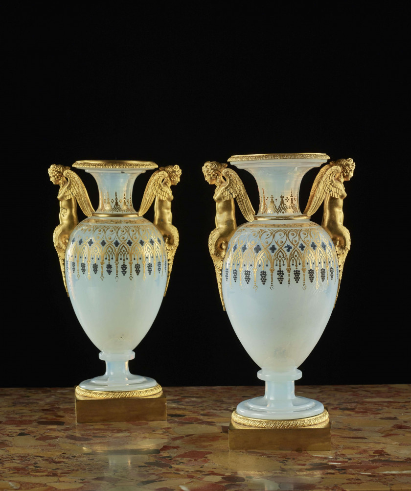 PAIRE DE VASES D'ÉPOQUE RESTAURATION