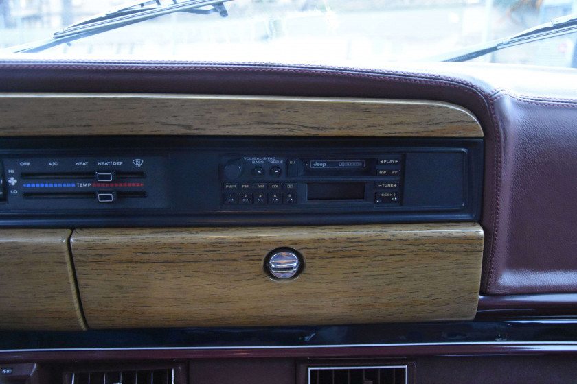 1990 Jeep Grand Wagoneer  No reserve