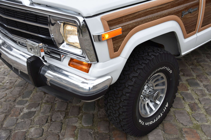 1990 Jeep Grand Wagoneer  No reserve