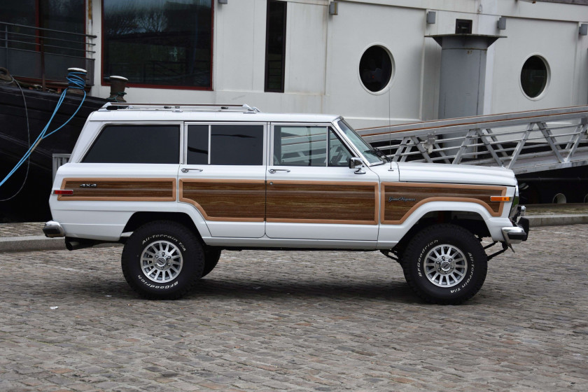 1990 Jeep Grand Wagoneer  No reserve
