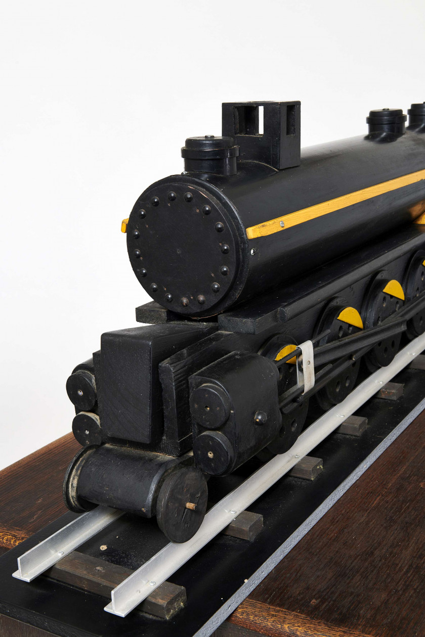 ¤ IMPORTANTE LOCOMOTIVE STYLISEE  Fabrication Américaine, circa 1940
