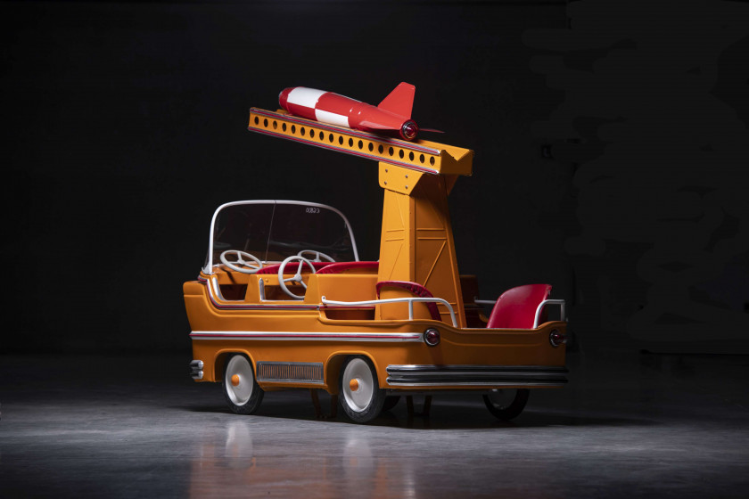 L'AUTOPEDE - CAMION LANCE-ROQUETTES  Voiturette de manège, Belgique, circa 1960