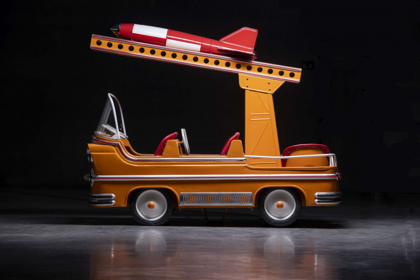 L'AUTOPEDE - CAMION LANCE-ROQUETTES  Voiturette de manège, Belgique, circa 1960