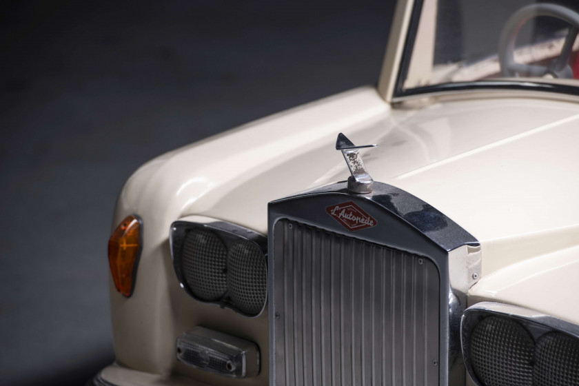 L'AUTOPEDE - ROLLS-ROYCE CORNICHE  Voiturette de manège, Belgique, circa 1980