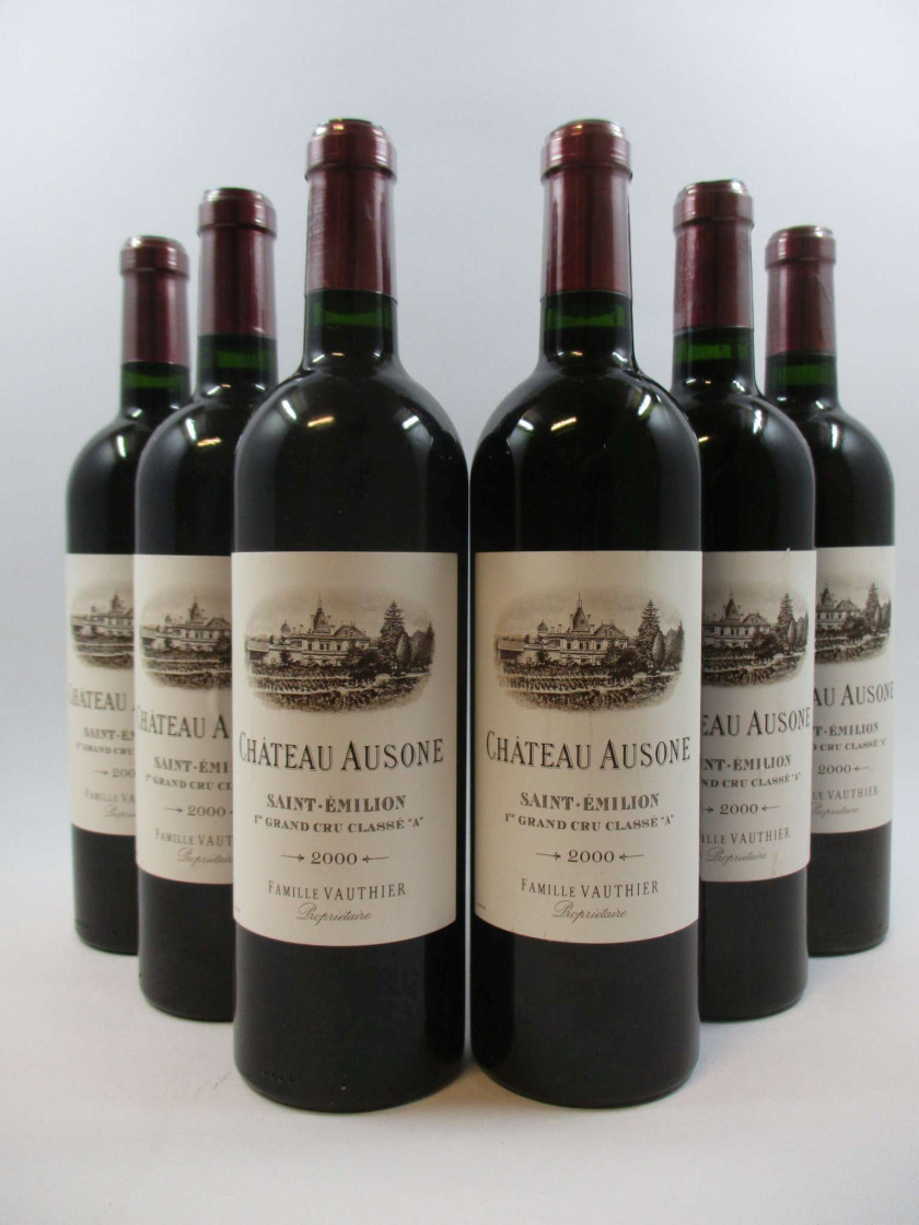 6 bouteilles CHÂTEAU AUSONE 2000 1er GCC (A) Saint Emilion (dont 3 étiquettes griffées)