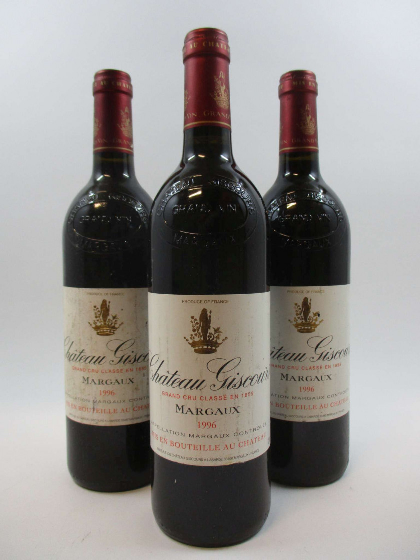 12 bouteilles CHÂTEAU GISCOURS 1996 3è GC Margaux (étiquettes tachées et léger déchirées)