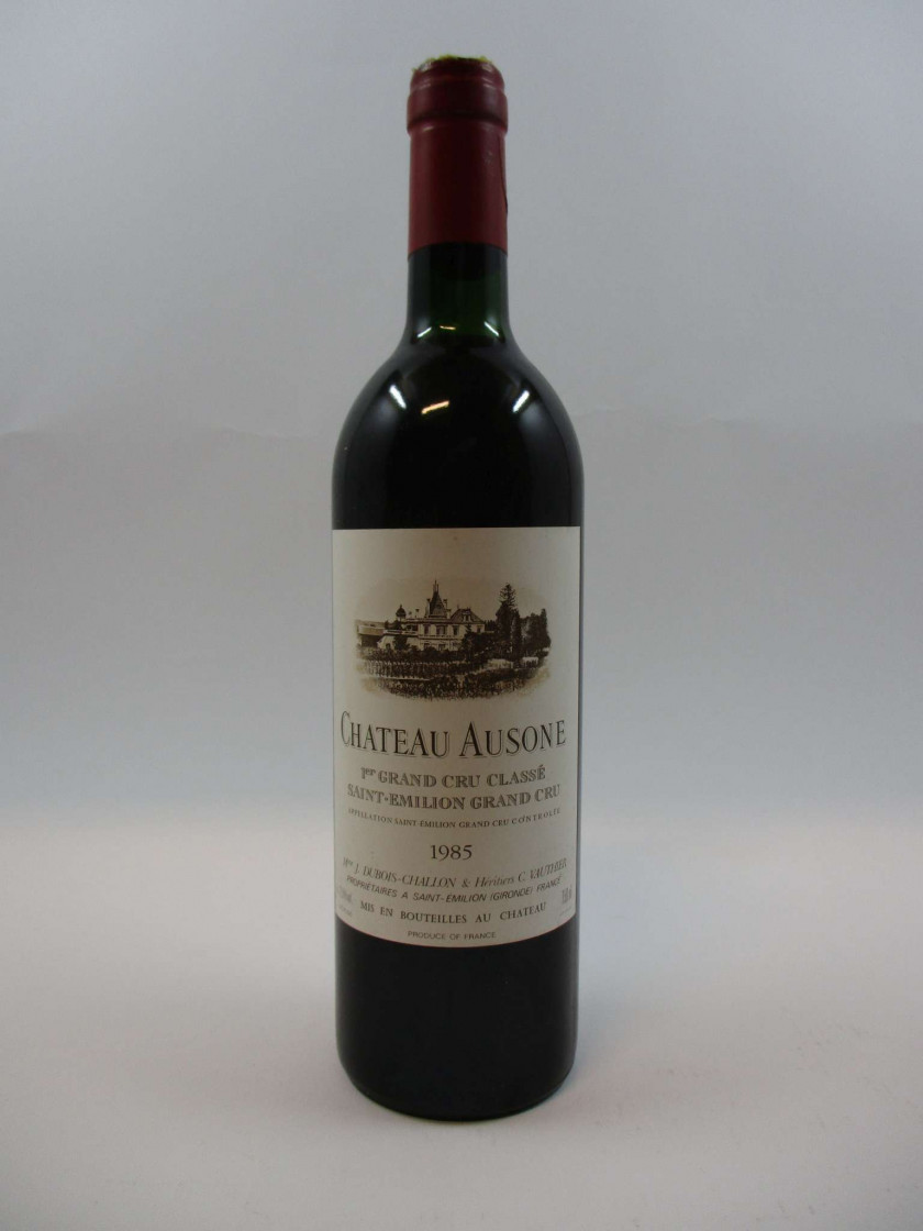 1 bouteille CHÂTEAU AUSONE 1985 1er GCC (A) Saint Emilion (base goulot