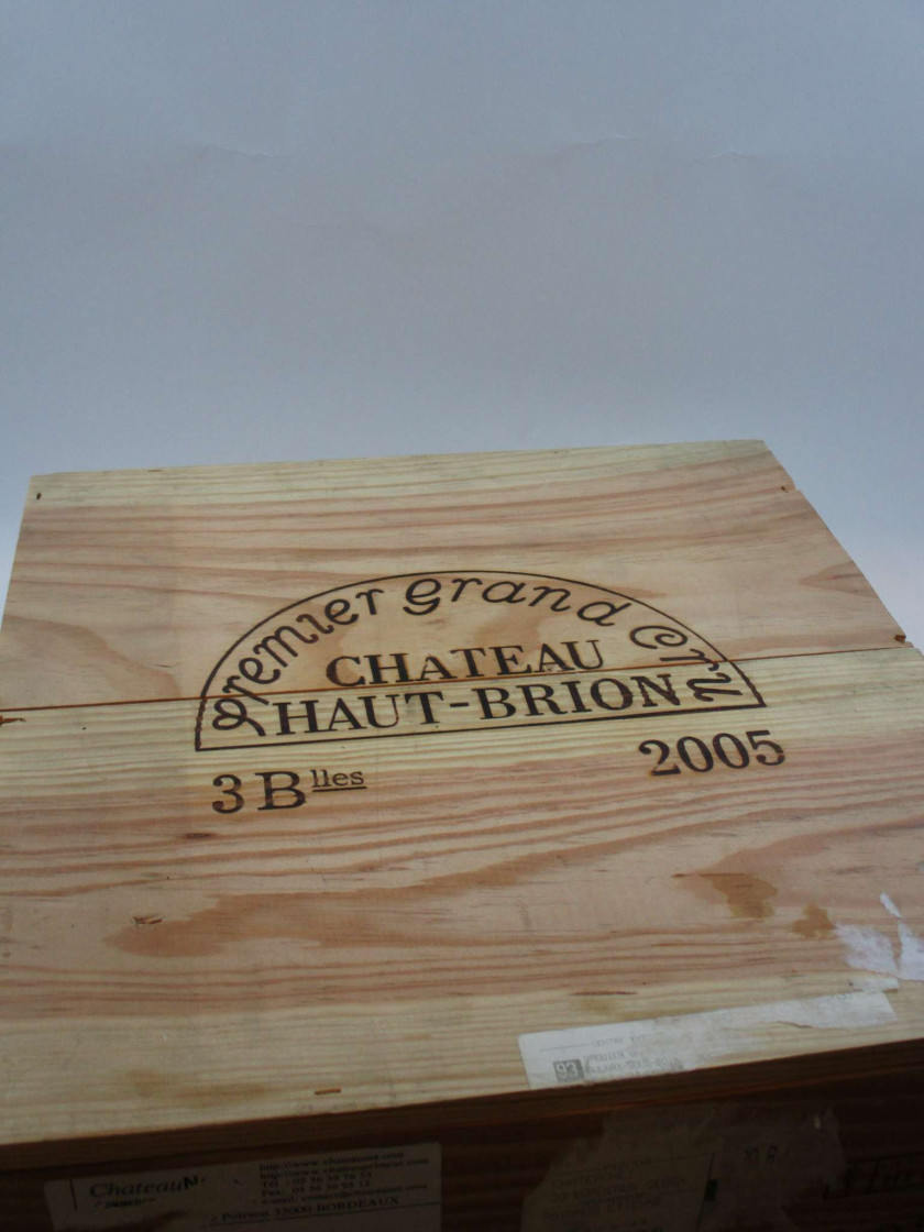 3 bouteilles CHÂTEAU HAUT BRION 2005 1er GC Pessac Léognan Caisse bois d'origine