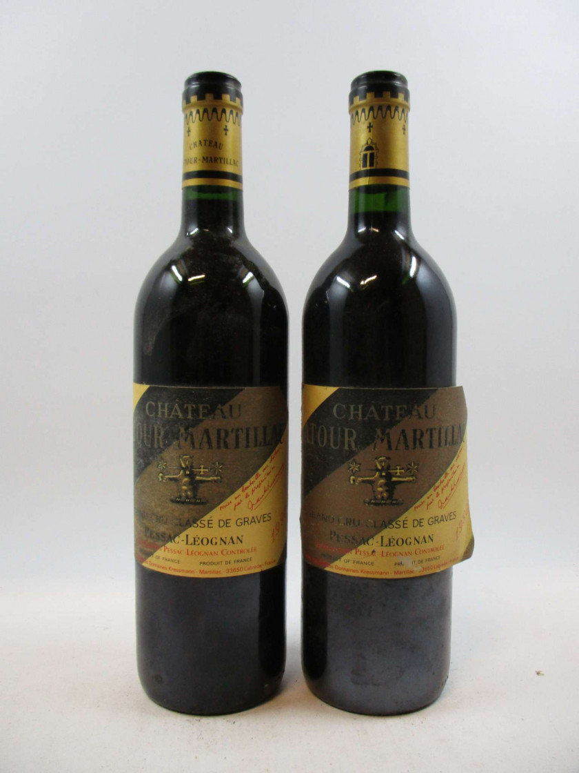 12 bouteilles CHÂTEAU LA TOUR MARTILLAC 1990 CC Pessac Léognan (étiquettes abimées, décollées
