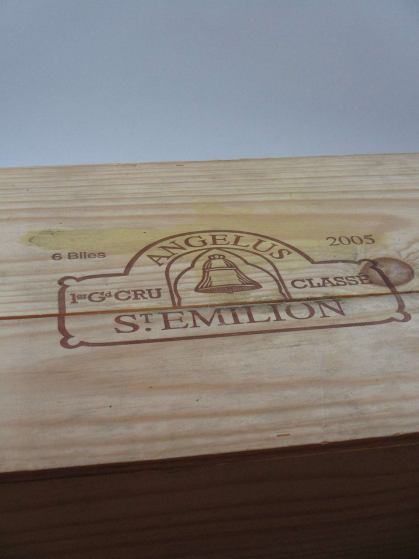 6 bouteilles CHÂTEAU ANGELUS 2005 1er GCC (A) Saint Emilion Caisse bois d'origine