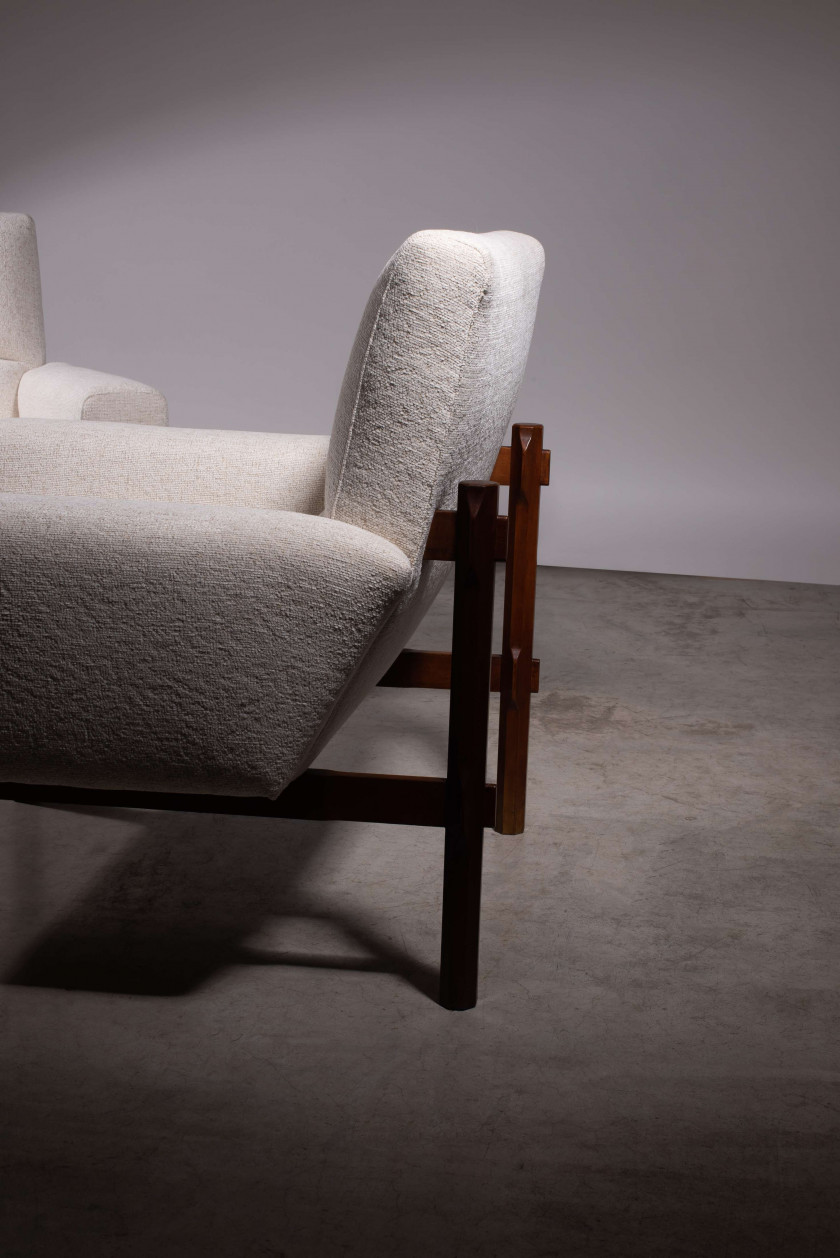 Ico PARISI (1916 - 1996) Paire de fauteuils mod. 869 - Circa 1960 Piètement et structure en bois massif, assise et dossier tapissés...