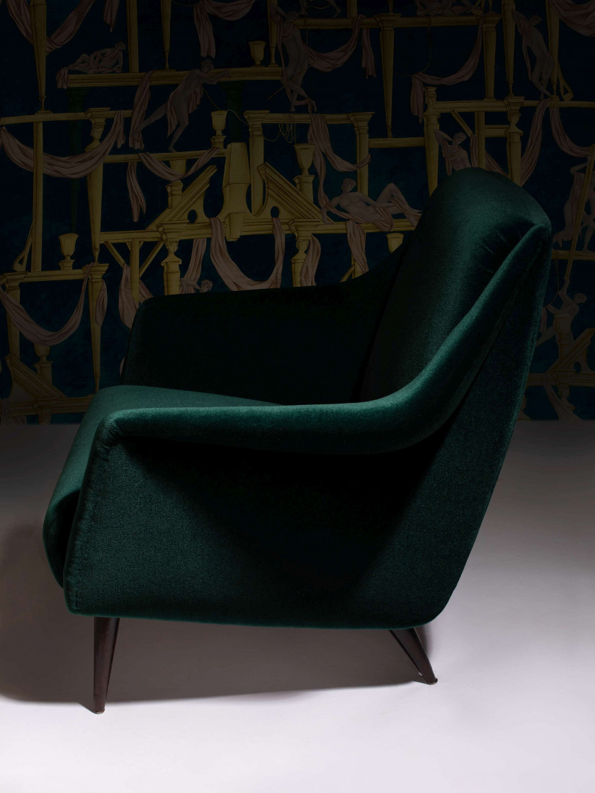 Carlo DE CARLI (1910 - 1999) Paire de fauteuils mod. 802 – 1954 Piètement en bois teinté noir, tapissé de velours vert