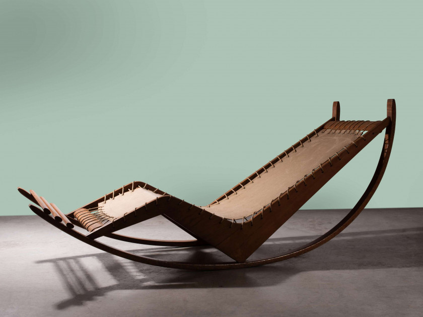 Franco ALBINI (1905 - 1977) Rare chaise longue mod. PS16 dite «Dondolo» – 1947 Structure en noyer massif, assise et dossier en toile...