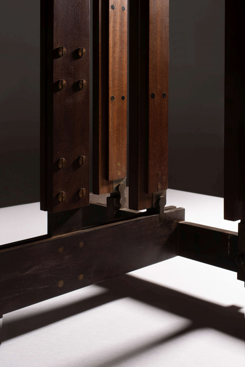 Carlo SCARPA (1906 - 1978) Rare chevalet – Circa 1950 Structure en acajou, acier et laiton