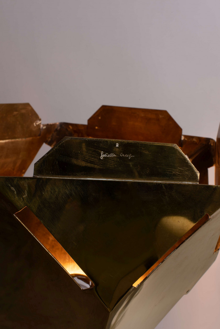 Gabriella CRESPI (1922 - 2012) Lampadaire dit «Kaleidoscope» – 1970 Base, fût et réflecteurs en laiton