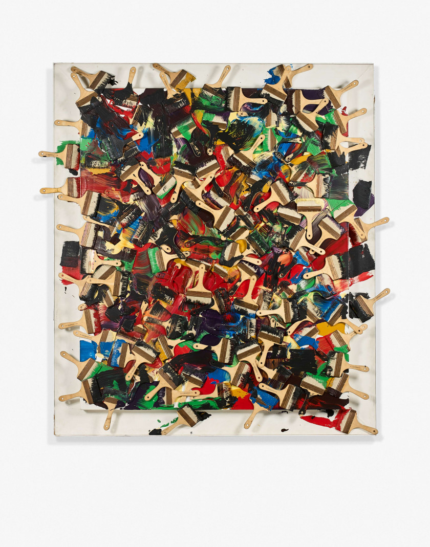 ARMAN (1928 - 2005) SANS TITRE - 1988 Accumulation de brosses et acrylique sur toile montée sur panneau de bois