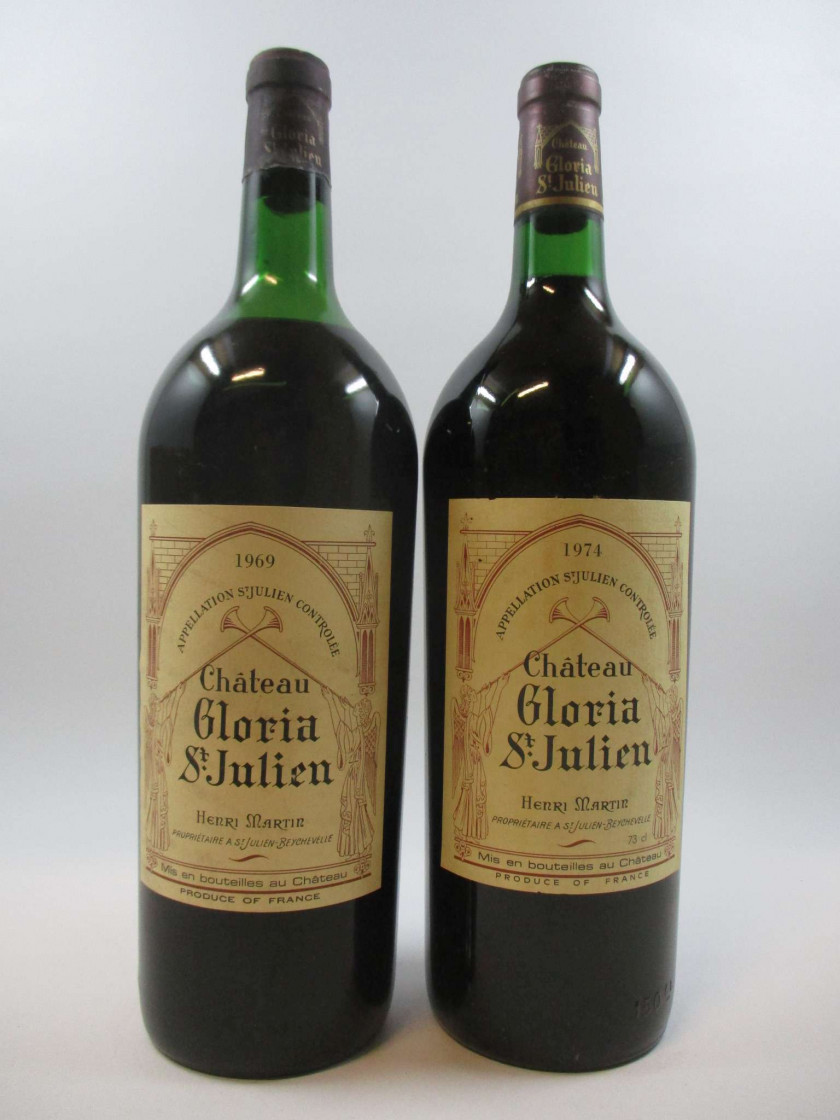 2 magnums 1 mag : CHÂTEAU GLORIA 1969 Saint Julien (1 haute épaule, étiquette fanée, capsule abimée)