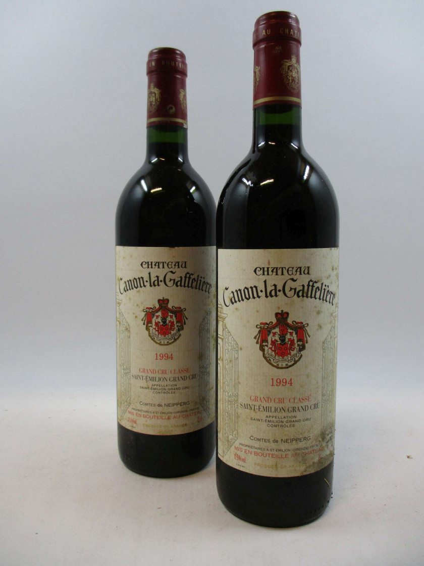 12 bouteilles CHÂTEAU CANON LA GAFFELIERE 1994 1er GCC (B) Saint Emilion (étiquettes tachées)