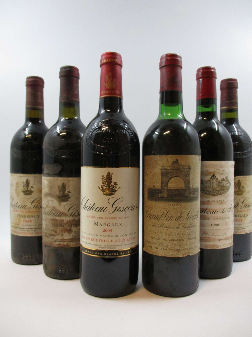 12 bouteilles 3 bts : CHÂTEAU GISCOURS 1982 3è GC Margaux (étiquettes très abimées, déchirées, une capsule déchirée sur le dessus)