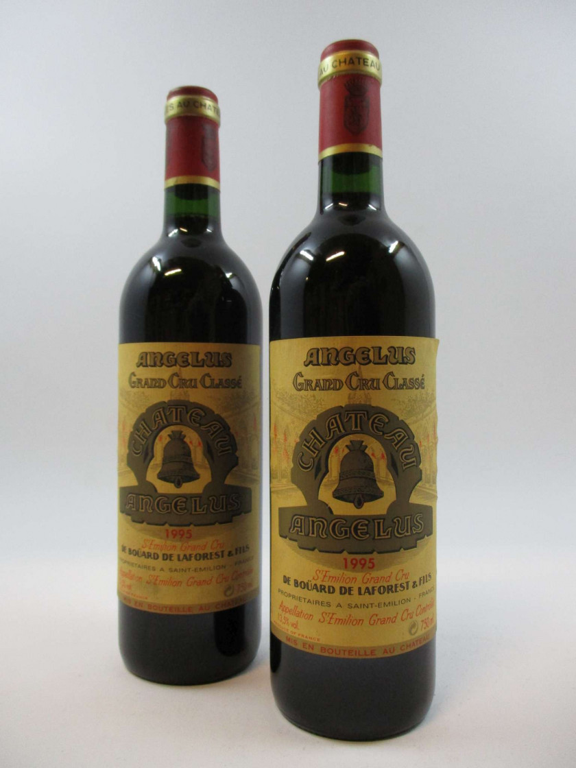 2 bouteilles CHÂTEAU ANGELUS 1995 1er GCC (B) Saint Emilion  (étiquettes fanées)