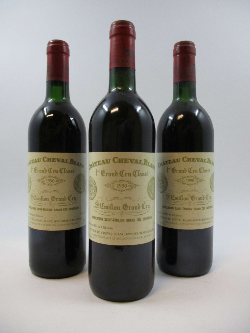 6 bouteilles CHÂTEAU CHEVAL BLANC 1990 1er GCC (A) Saint Emilion (légèrement bas