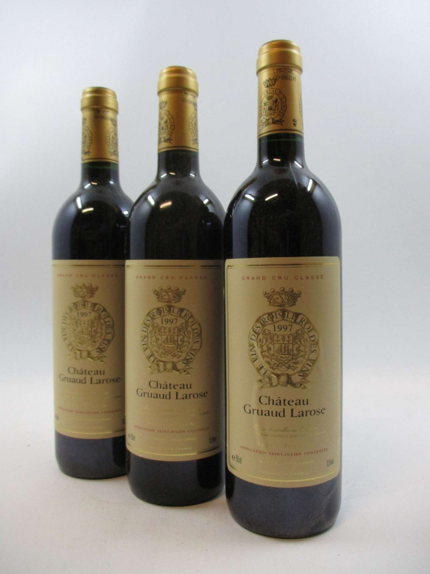 3 bouteilles CHÂTEAU GRUAUD LAROSE 1997 2è GC Saint Julien (2 étiquettes froissées)