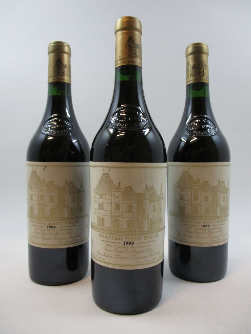 3 bouteilles CHÂTEAU HAUT BRION 1989 1er GC Pessac Léognan (étiquettes léger tachées)