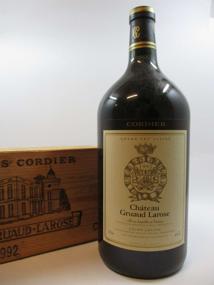 1 double magnum CHÂTEAU GRUAUD LAROSE 1992 2è GC Saint Julien (étiquette léger fanée) Caisse bois d'origine