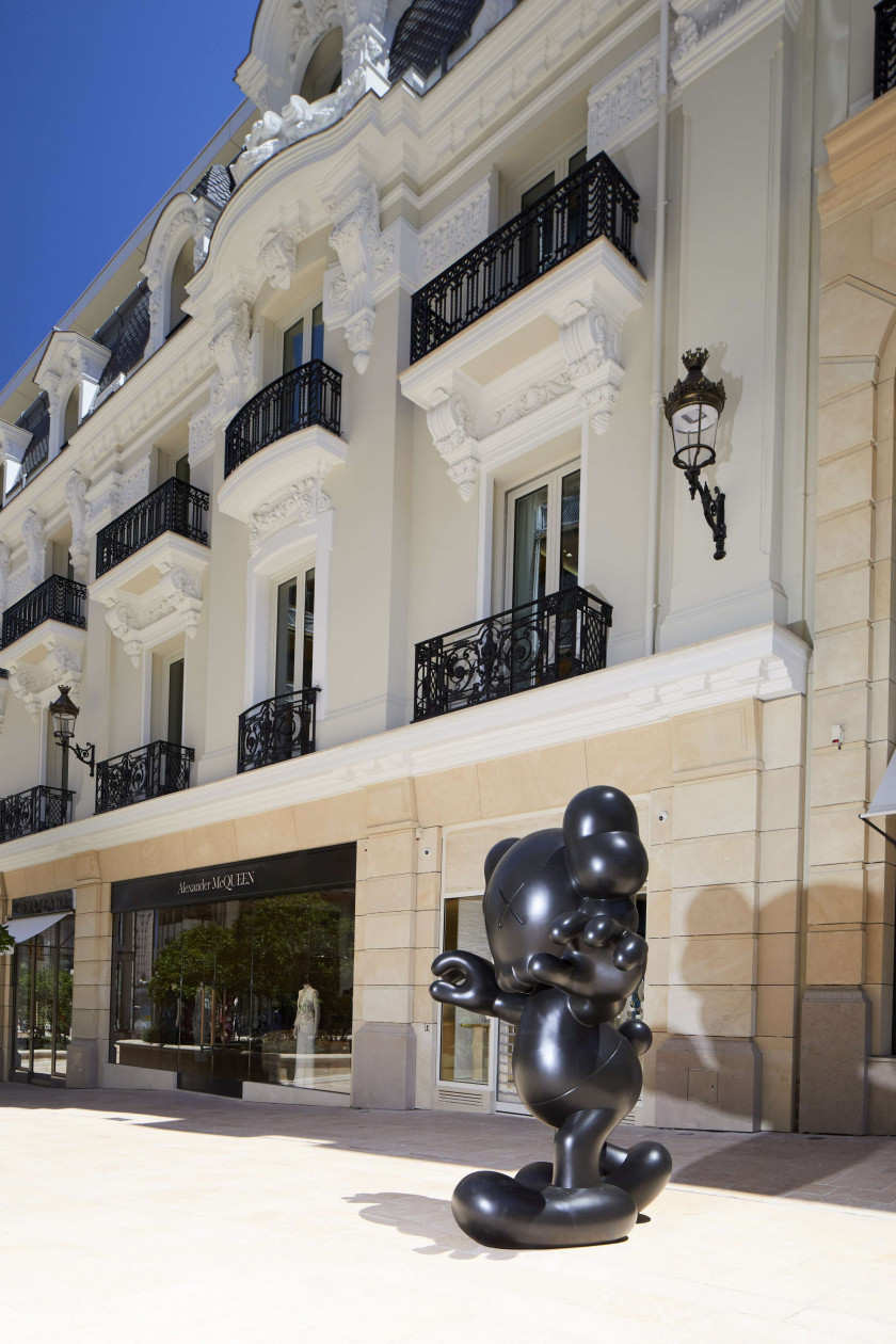 KAWS (Né en 1974) FINAL DAYS - 2014 Bois d'Afrormosia