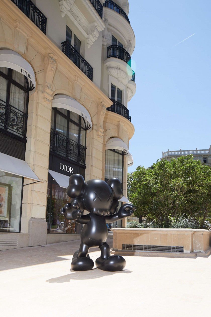 KAWS (Né en 1974) FINAL DAYS - 2014 Bois d'Afrormosia