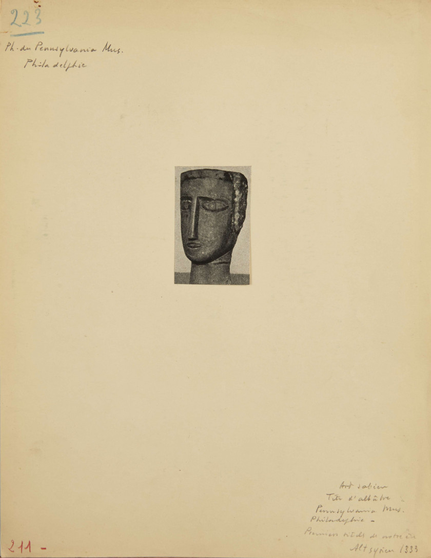 André MALRAUX 1901-1976 Ensemble de 80 tirages photographiques ou reproductions découpées dans diverses publications, représentant d...