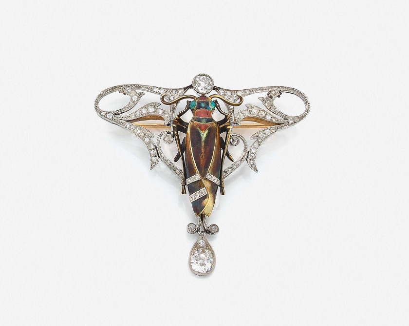 Broche pendentif triangulaire