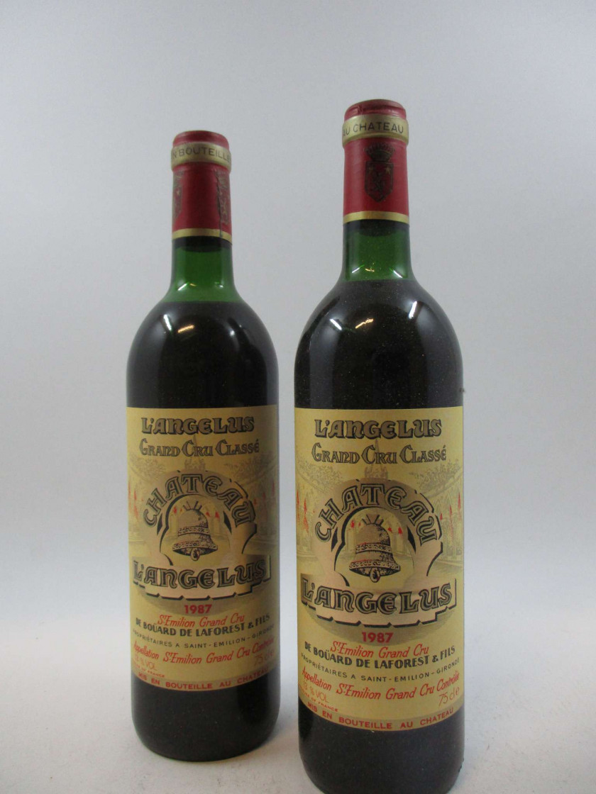 8 bouteilles CHÂTEAU ANGELUS 1987 1er GCC (B) Saint Emilion  (3 haute épaule