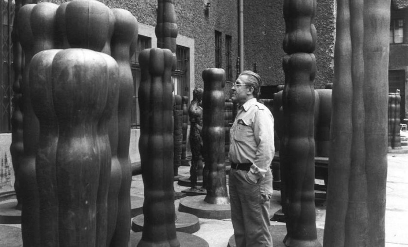 Joannis AVRAMIDIS (1922 - 2016) GROUPE MOYEN DE 3 PERSONNAGES - 1980 Bronze à patine dorée