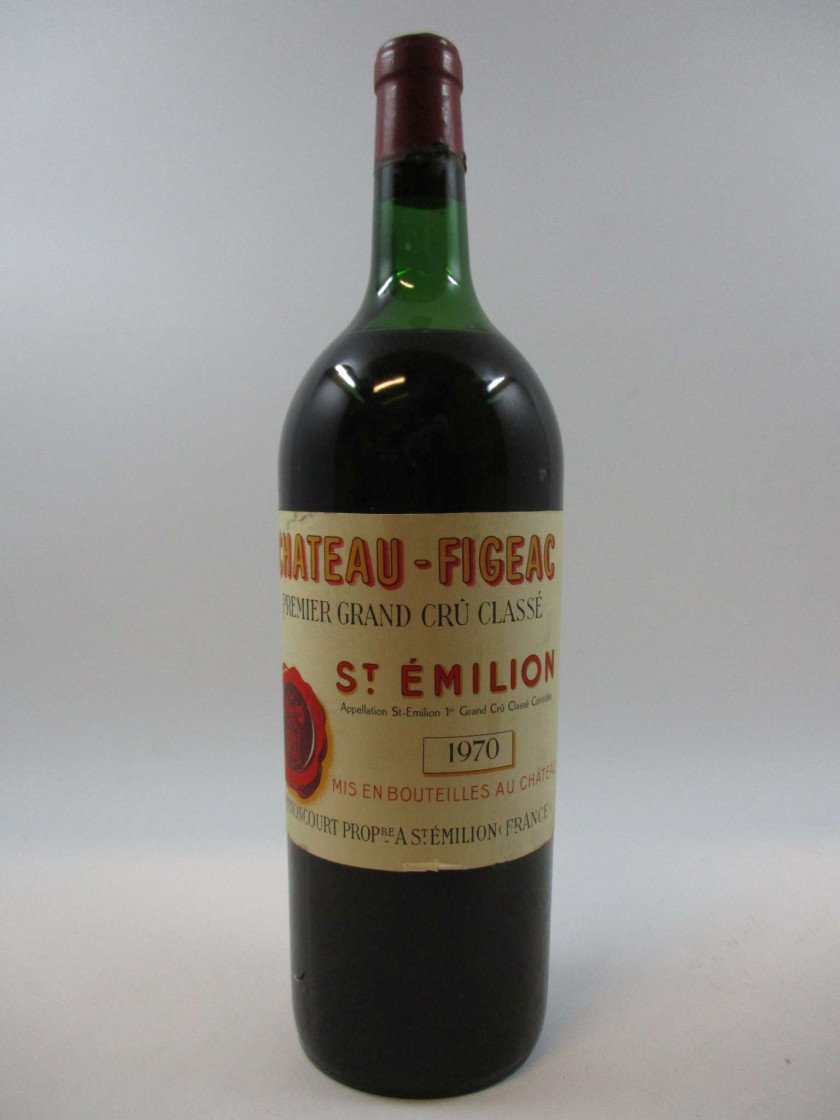 1 magnum CHÂTEAU FIGEAC 1970 1er GCC (B) Saint Emilion (haute épaule, étiquette déchirée, capsule déchirée