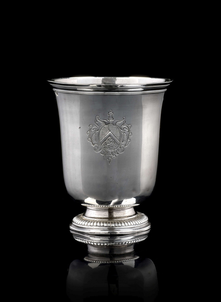 UNE TIMBALE EN ARGENT UNI Paris, 1725-1726