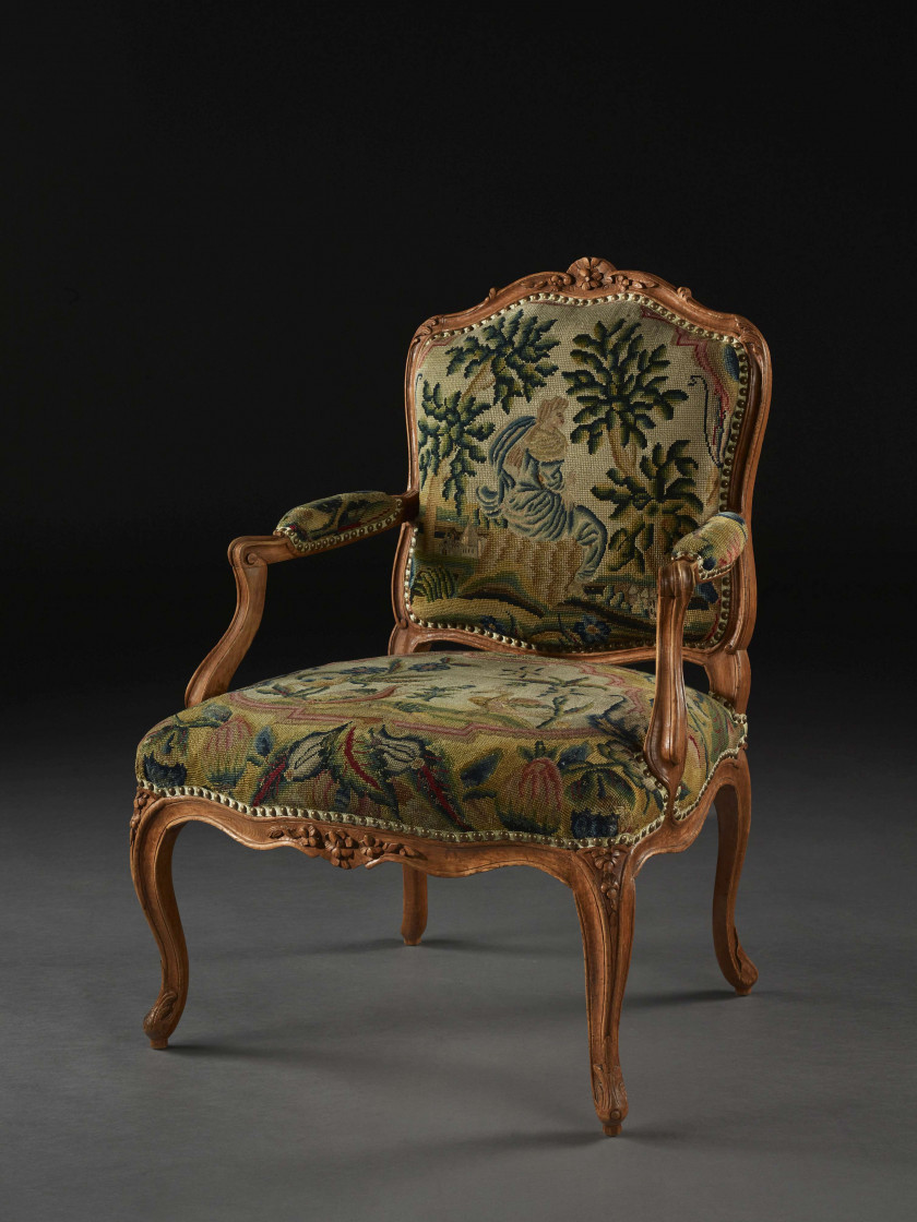 FAUTEUIL À LA REINE D'ÉPOQUE LOUIS XV Estampille d'Etienne Saint Georges