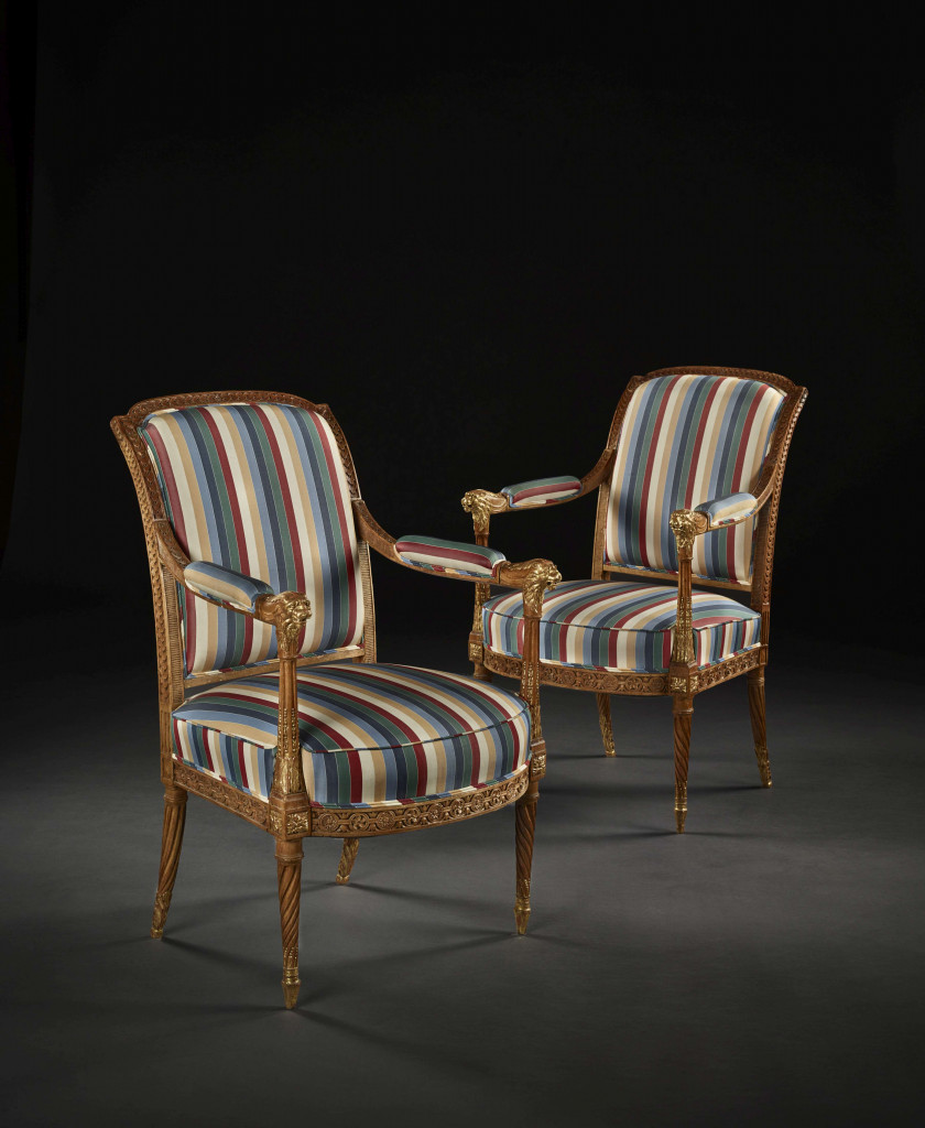 PAIRE DE FAUTEUILS D'ÉPOQUE LOUIS XVI