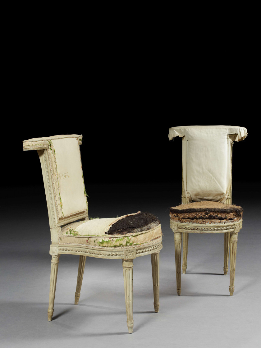 DEUX CHAISES PONTEUSES FORMANT PAIRE D'ÉPOQUE LOUIS XVI Estampille de Jean-Étienne Saint-Georges et de Paul-François Jean