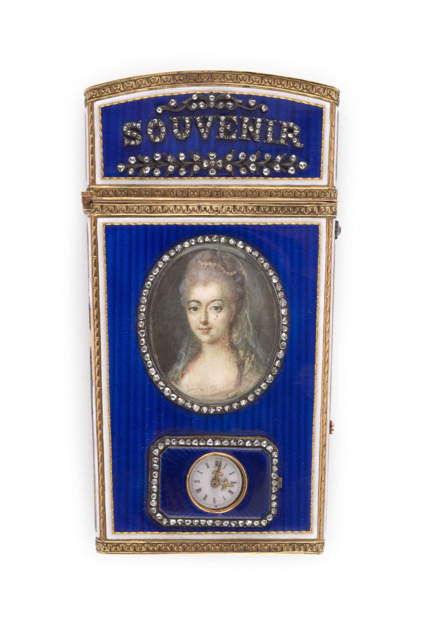 CARNET DE BAL À SECRET EN OR, ÉMAIL ET DIAMANTS AVEC UNE MONTRE MINIATURE, FIN DU XVIIIE SIÈCLE